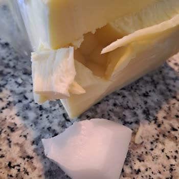 İçim Kaşar Peynirden Yabancı Cisim Çıktı