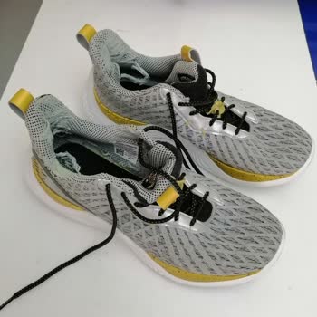 Under Armour Basketbol Ayakkabısının İç Kısımları Çok Dayanıksız