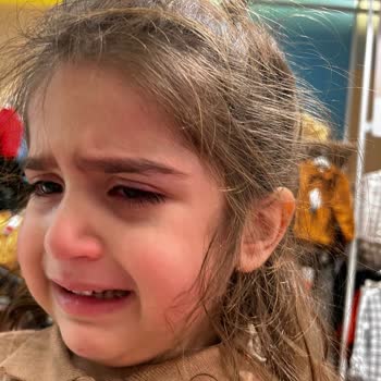 LCW Raf Demiri Kızımın Korneasını Yırttı