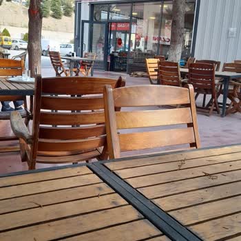 Gazi Fırın (Ankara) Kasiyerinizin Saygısızlığı Ve Şımarıklığı