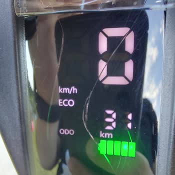 E-Scooter (escooter.com.tr) Vsett Mini Ekran Çatlaması