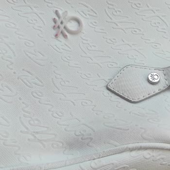 Benetton Giydiğim Elbisenn Boyasını Alıyor ve Geçmiyor Boya