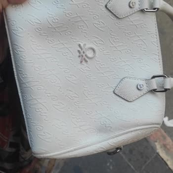 Benetton Giydiğim Elbisenn Boyasını Alıyor ve Geçmiyor Boya