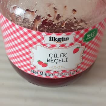 BİM Çilek Reçelinin İçinden Çıkan Böcek!