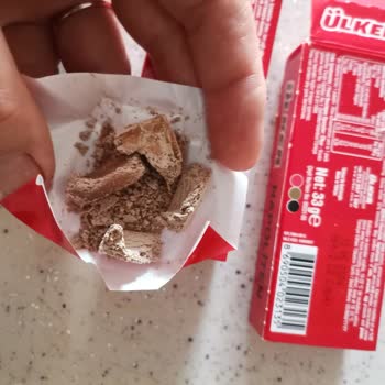 Bozuk Çıkan Ülker Napoliten Çikolata