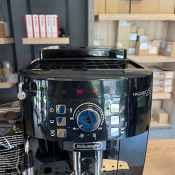 Delonghi Bozuk Kahve Makinesi Kapalı Kutu 2 Ekim'den Beri Serviste