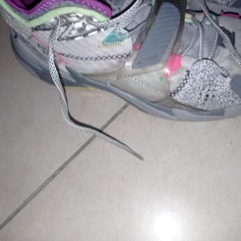Nike Ayakkabımın Altının Erimesi
