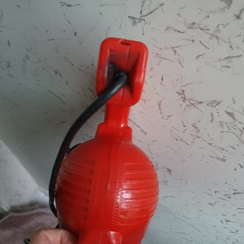 Fantom Fanset Elektrikli Ev Aletleri Dik Süpürge Patladı