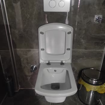 Bien Seramik Asma Klozet Defolu Kontrolsüz Hatalı Ürün Satışı