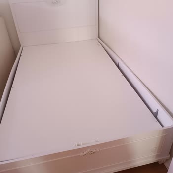 Çilek Mobilya Bazası Yatağı Hakkında