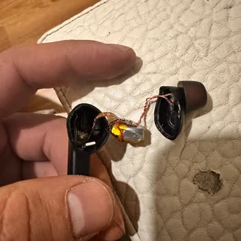 JBL 230 Nc Kulaklık Kırıldı Yedek Parça Yok