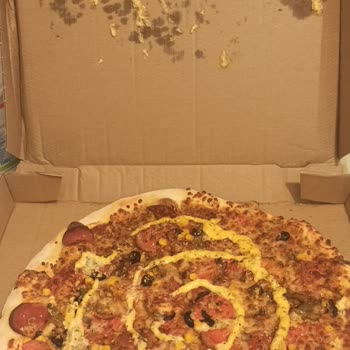 Domino's Pizza Yalanları Ve Kalitesizliği