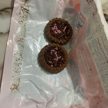 Torku Marka Bisküvilerde Canlı Kurtlar