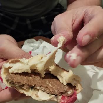 Çiğ Hamurlu Domdom Burger Sinop Domino's