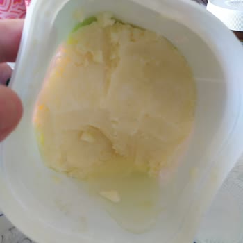 Çağlak Süt Ürünleri Bir Markanın Tereyağının İçerisinden Bol Miktarda Su Çıkması