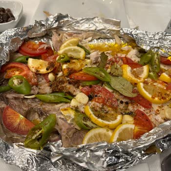 Sur Balık Restaurant Yüksek Hesaplı Ve Tadı Kötü Olan Bir Mekan