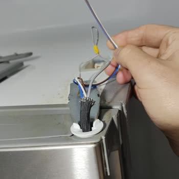Bosch Buzdolabı Soket Yerine Kapak Değişimi.