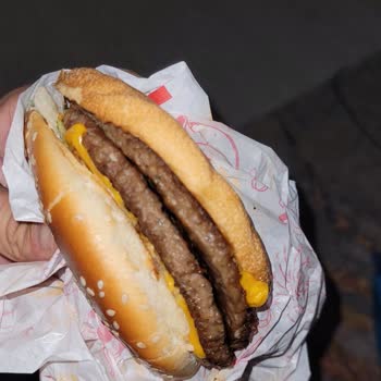 McDonald's Zeytinburnu 58. Bulvar Şubesindeki Milli Burger Deneyimi