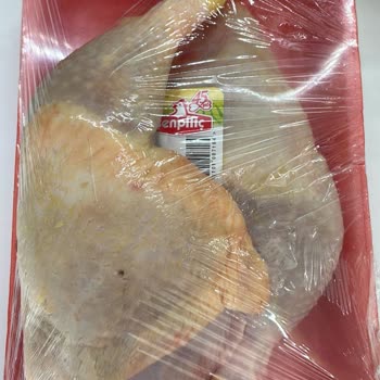 Şenpiliç Tavuk Paketi İle Açık Markasız Etiketsiz Tavuk Paketlenmiş