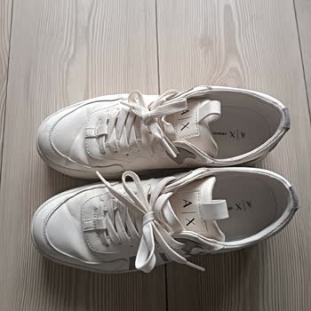 Armani Exchange Markalı Ayakkabıda İlk Giymede Kat İzi Oluşması