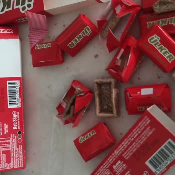 Ülker Napoliten Sütlü Çikolata