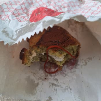 Haka Gurme Poğaçanın İçinden En Az 10 Cm Lastik Çıktı