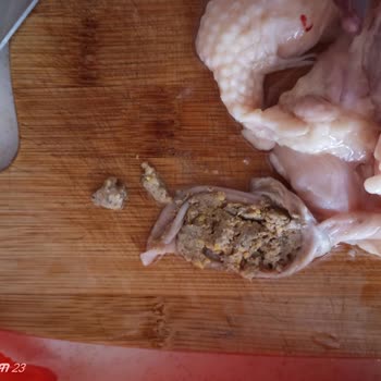 Doyfarm Tavuğun İçi Temizlenmeden Satışa Sunulmuş