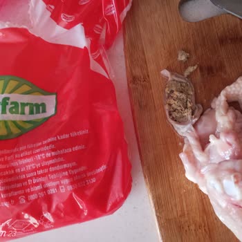 Doyfarm Tavuğun İçi Temizlenmeden Satışa Sunulmuş
