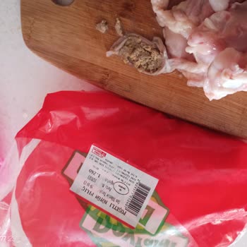 Doyfarm Tavuğun İçi Temizlenmeden Satışa Sunulmuş