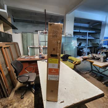 TCL Televizyon TCL Monitör Kutudan Kırık Çıktı