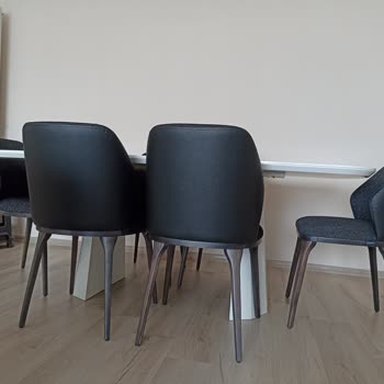 Enza Home Yanlış Renkli Ayaklara Sahip Geç Gelen Sandalyeler!