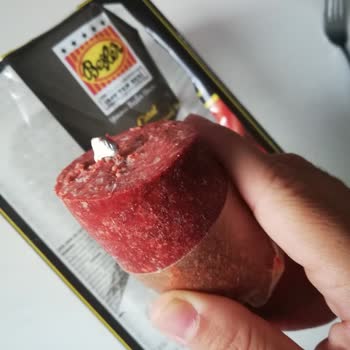 Beşler Sucuğun İçinden Gıdaya Uygun Olmayan Madde Çıkması