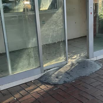 Alanya Belediyesi Alanya Belediye Otobüsü Durakları Ve Otobüslerin Vurdumduymazlığı