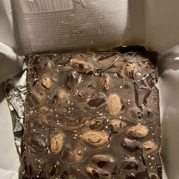 Eti Gıda Eti Karam Antep Fıstıklı Çikolatası Küflü Çıktı