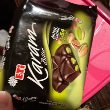 Eti Gıda Eti Karam Antep Fıstıklı Çikolatası Küflü Çıktı