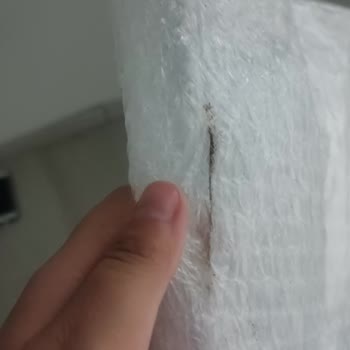 Sürat Kargo Kargo Paketimin Kesik Yerinden Kitaba Çamur Bulaşmış