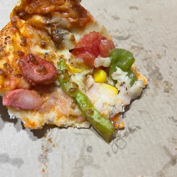 PizzaLazza Ürünün İçinden Bulaşık Tel Parçası Çıktı.! Ürünü Atmadım.