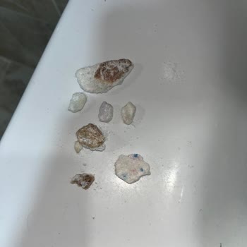 Ariel Deterjan 6 Kg Toz Çamaşır Deterjanında Taşa Benzer Parçalar