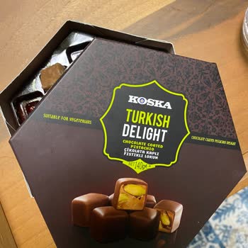 Koska Nazar Boncuklu Kurtlu Antep Fıstıklı Çikolatalı Lokum