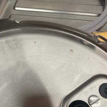 Fissler Düdüklü Tencere Kapağında Pas Lekesi