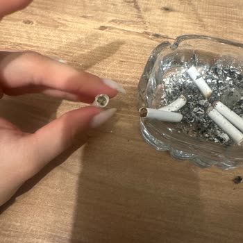 Marlboro Filtreden Ayrılan Sigara