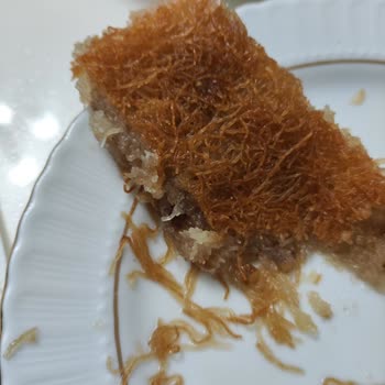 Çağdaş Marketler Yalan Beyan Ve Bayat Ürün