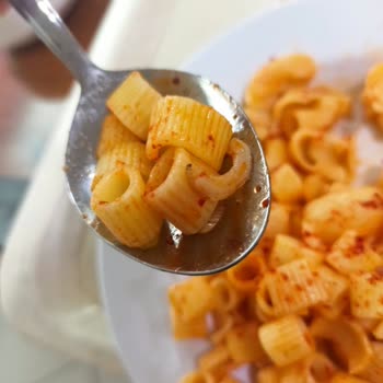 Düzce Akçakoca KYK Kız Yurdu Yemeklerde Kurt Sinek Kıl