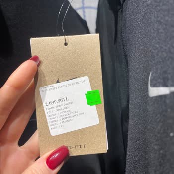 Mall Of İstanbul Nike Mağazası 2. Ürün %50 Kampanyası Etiket Hatası!