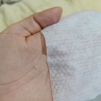 Uni Baby İlk Adım Islak Mendilin İçinden Sert Plastik Çıktı