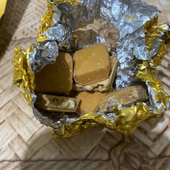 Eti Gıda Bozuk Eti Gold Karamelize Beyaz Çikolata