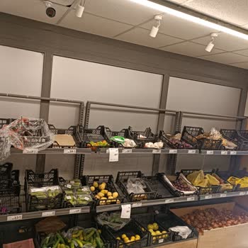 A101 Olmayan Ürünlerin Reklamını Yapıp Aldatıyor.