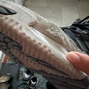 adidas Ayakkabı Deforme Oldu