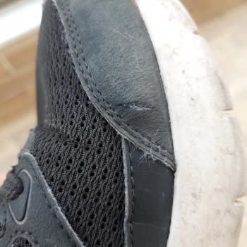 Skechers Mağazasından Aldığım Ayakkabıda Yırtılma Ve Deforme Oluştu