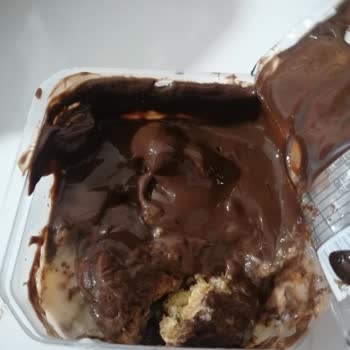 BİM'den Alınan Osmanoğlu Profiterol Bozuk Çıktı